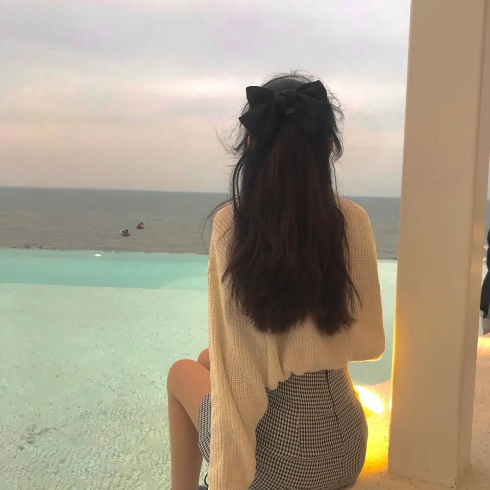 女孩舞步